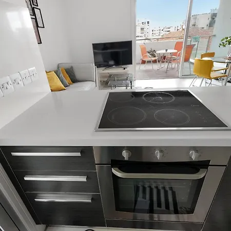 Glabur - The Fabulous 2 Bdr - City, Free Parking & Wifi, Welcomes You!!! Nikosia