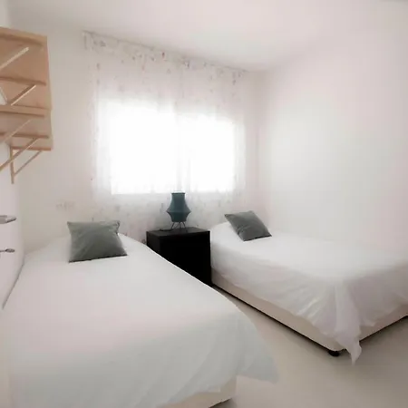 Apartment Glabur - The Fabulous 2 Bdr - City, Free Parking & Wifi, Welcomes You!!! *